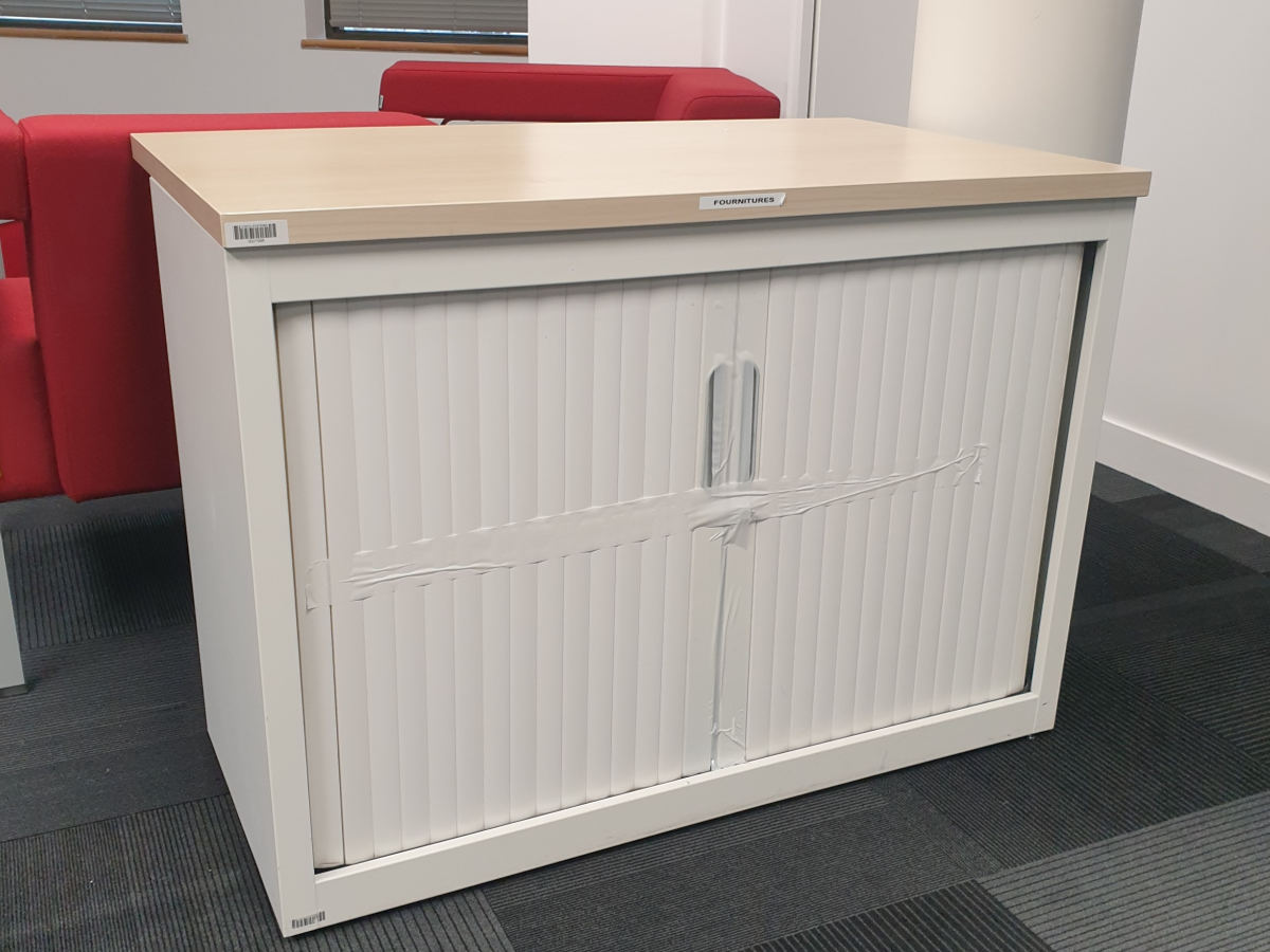 Armoire rideaux H72 x L100 CISSY OCCASION adopte un bureau