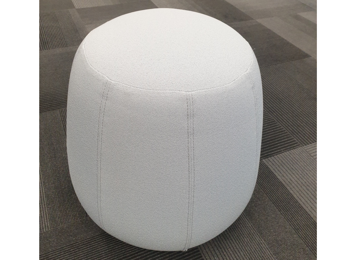 Pouf CISSY Gris Clair OCCASION Adopte Un Bureau pouf-cissy-gris-clair-occasion-adopte-un-bureau
