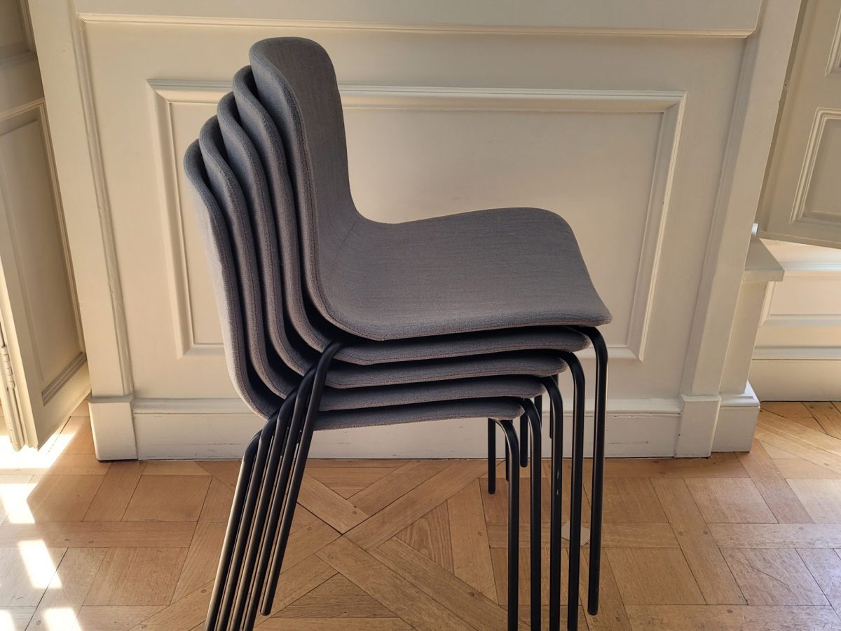 Chaise de réunion empilable tissus gris/pied noir DESIR - OCCASION – Image 2