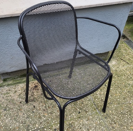 Chaise extérieure noire empilable DESIR 6 - OCCASION – Image 2