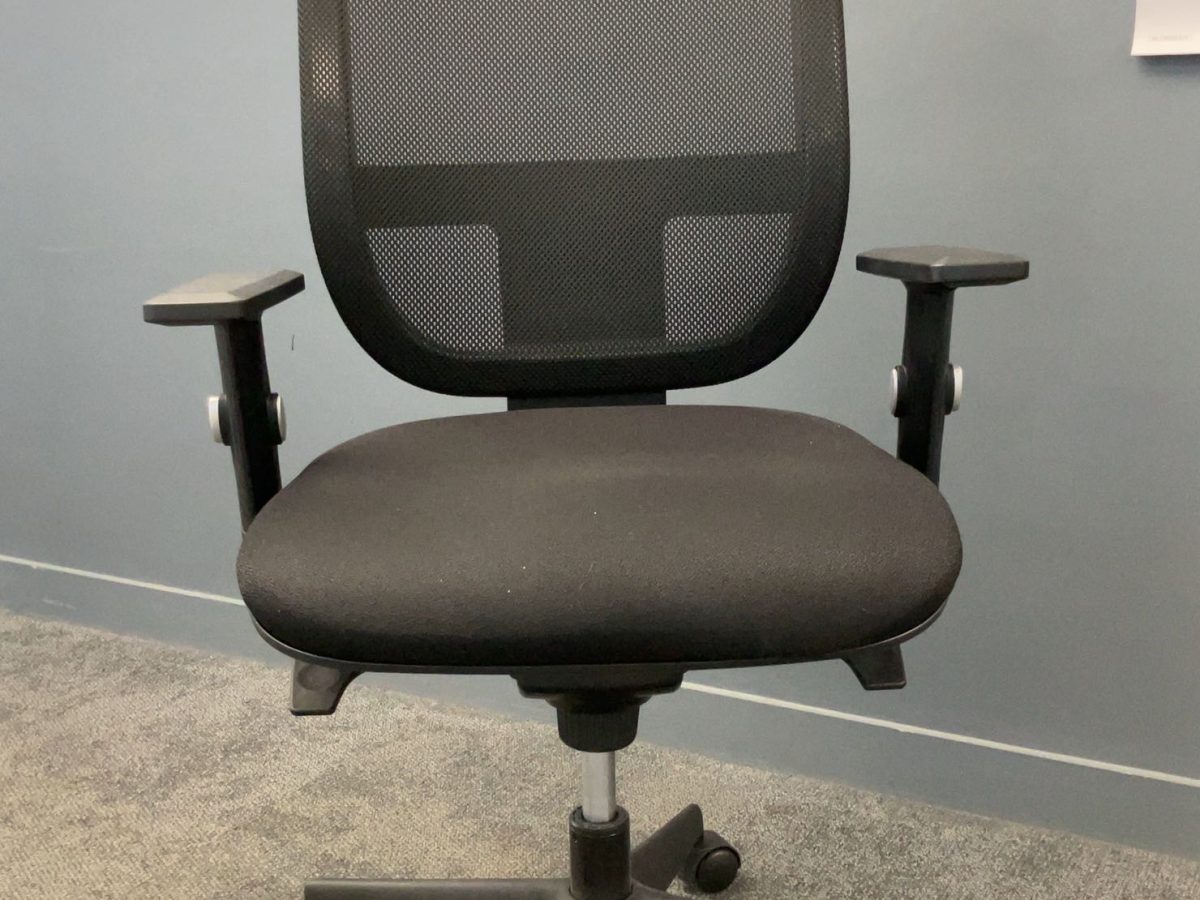 Fauteuil de bureau Tertio noir avec accoudoirs JOBI - OCCASION – Image 2