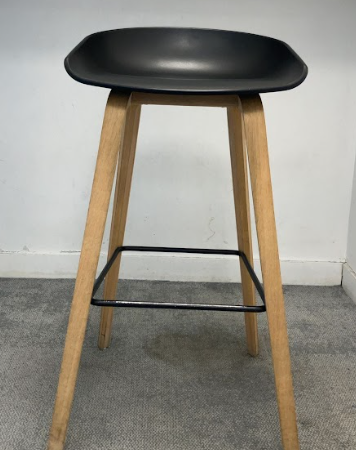 Tabouret design noir et pieds bois JOBI - OCCASION – Image 4