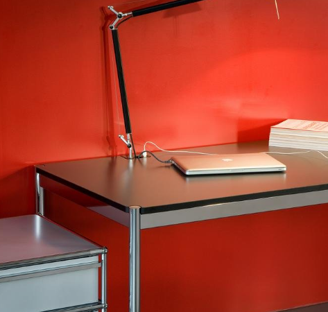 Lampe de bureau Tolomeo by Artemide adaptable table USM – Image 2