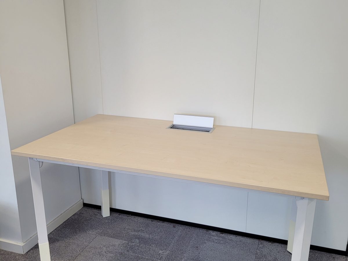 Bureau individuel Kinnarps GRETA 140x80 cm - OCCASION – Image 3