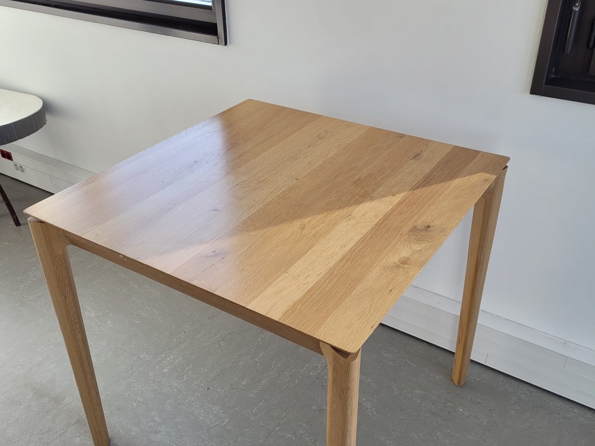 Table carrée cafétéria GRETA 80cm bois - OCCASION – Image 2